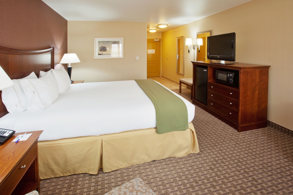 Holiday Inn Express Hotel Suites Willows 12/34