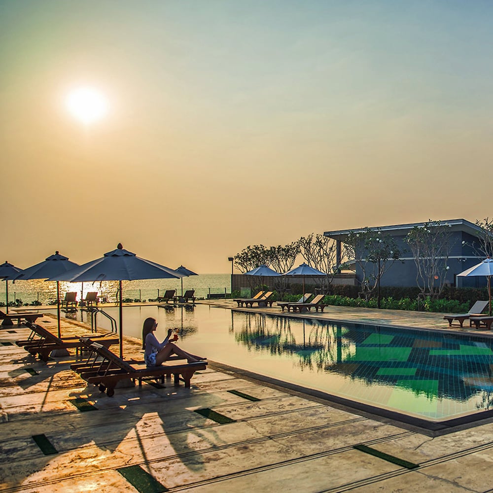 Coral Tree Villa Huahin 8/72