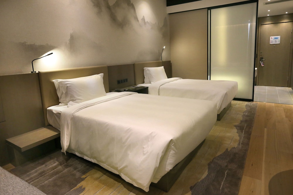 Novotel Deqing 11/56