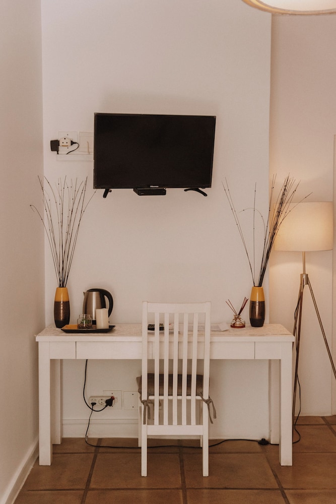 Caza Beach Guesthouse 5/50