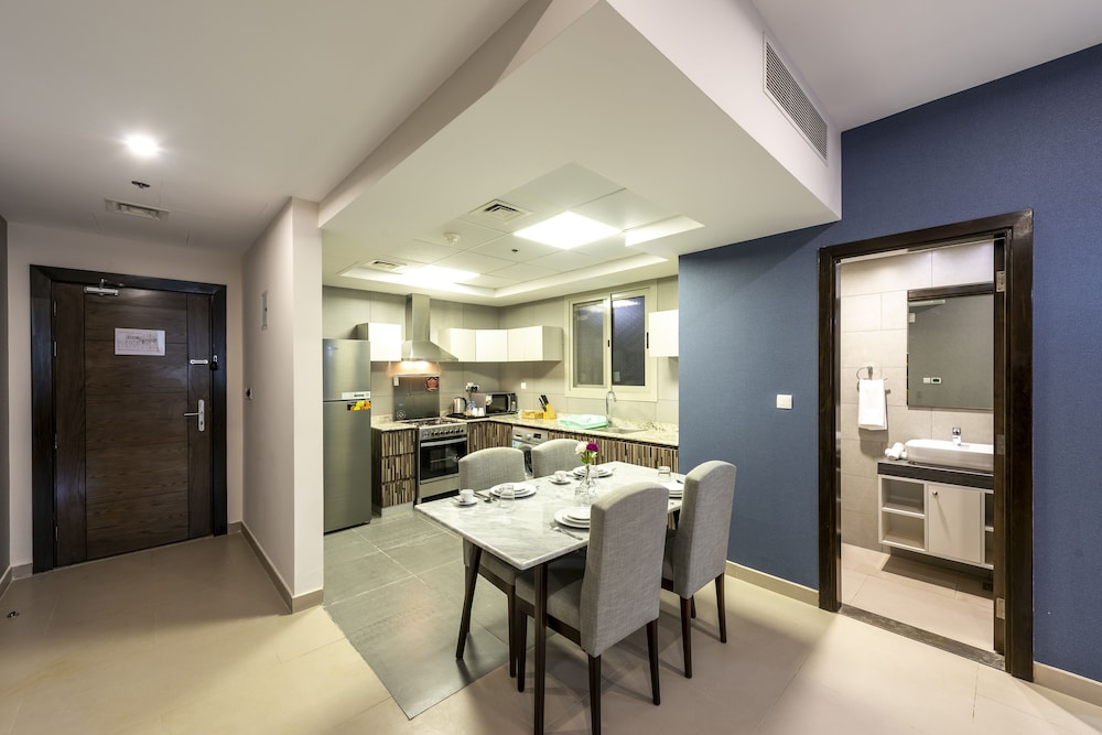 Luxe Grand Hotel Apartments 102/113