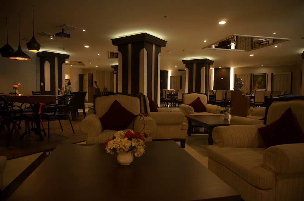 Varna Culture Hotel Soerabaia 42/49