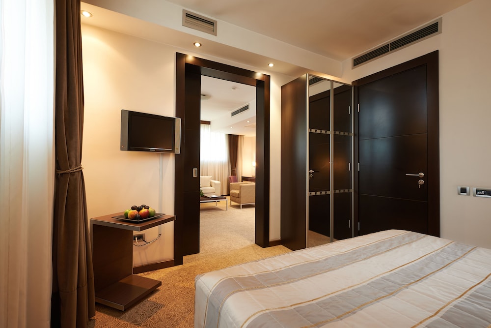 IN Hotel Belgrade 30/69