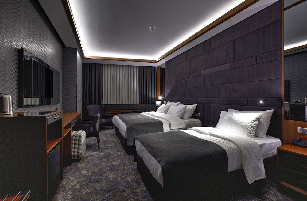 Standard, Triple, 3 Beds, Square View