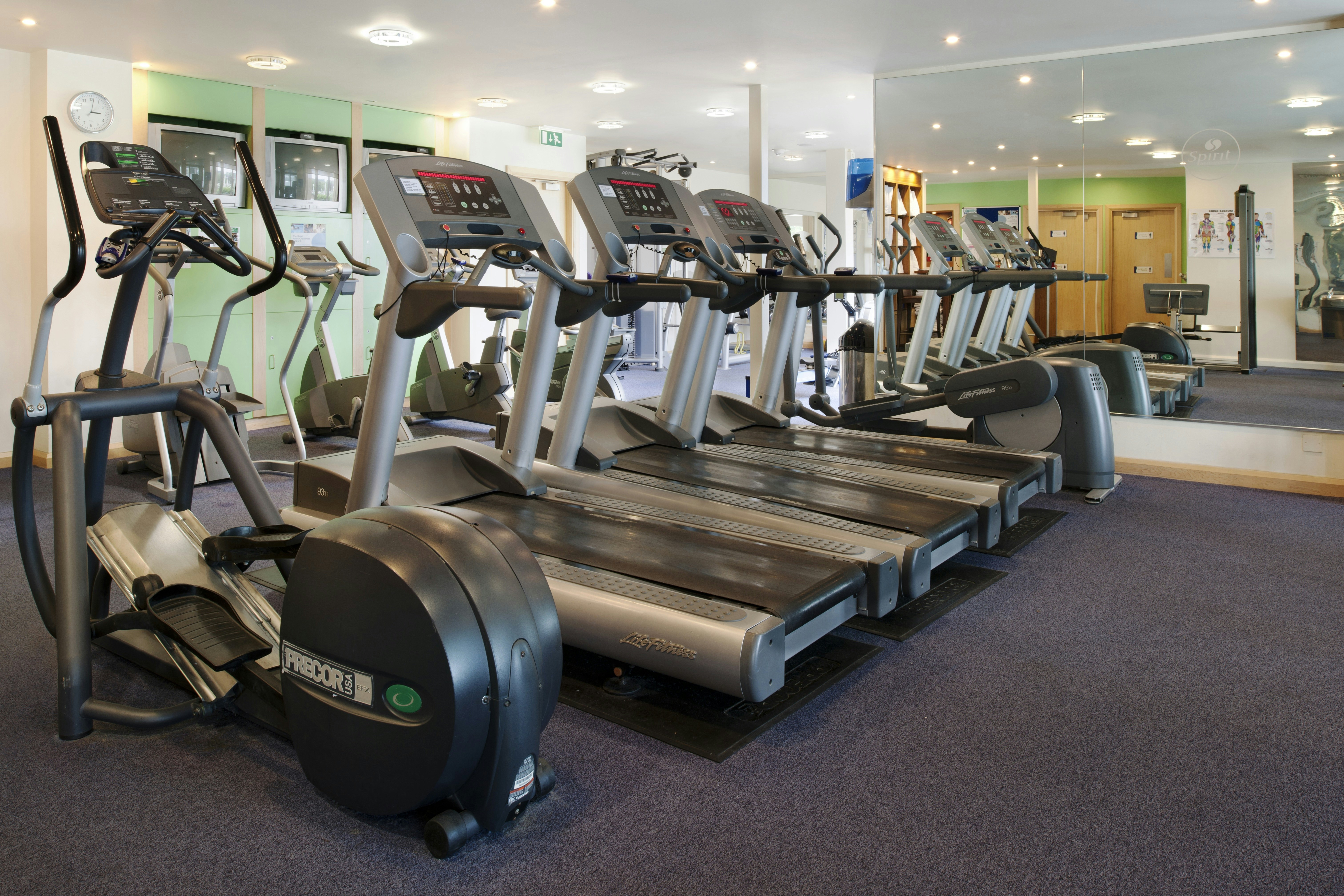 HOLIDAY INN LEEDS BRIGHOUSE 21/50