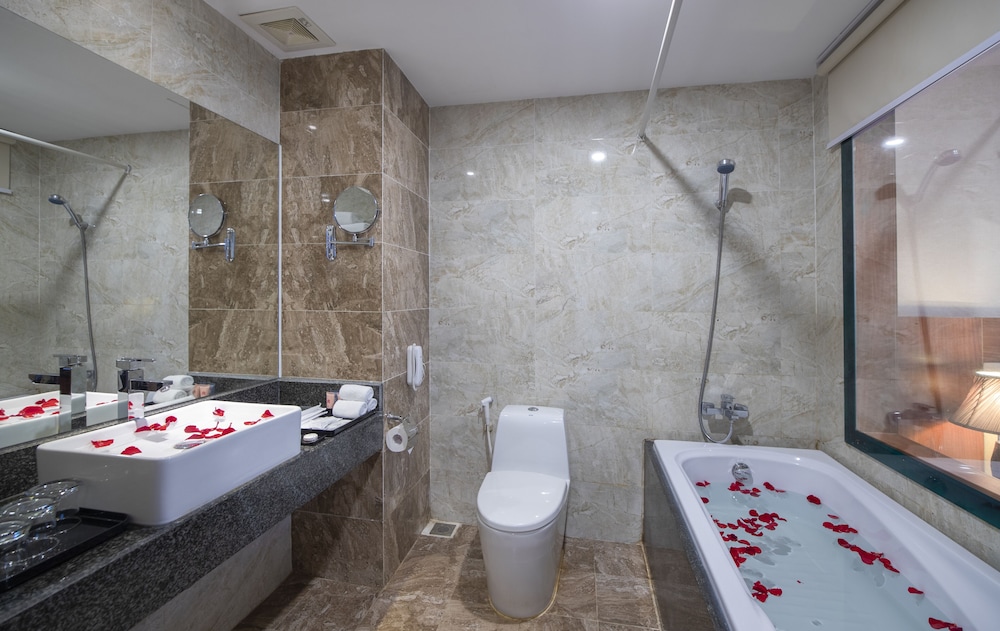 Muong Thanh Grand Da Nang Hotel 21/63