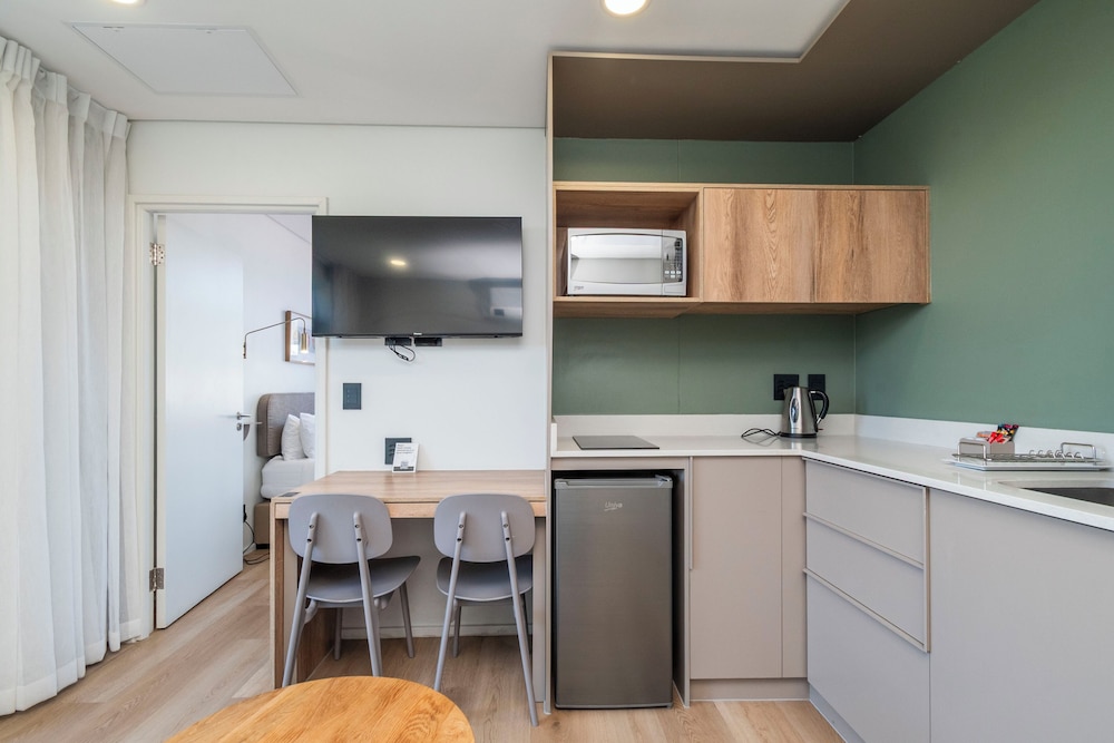 Habitat Aparthotel by Totalstay 40/55