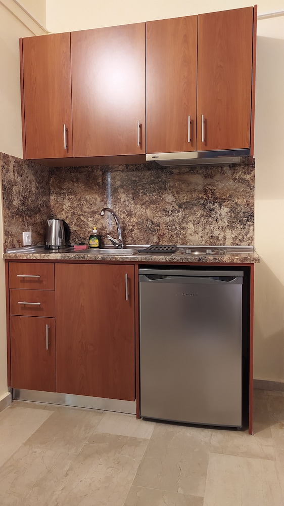 Toulas Apartments 3/50