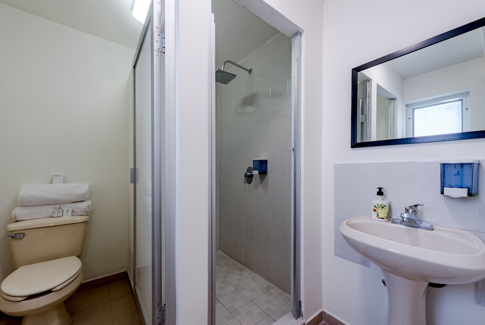 Ayenda Suites Ejecutivas Monterrey 8/9