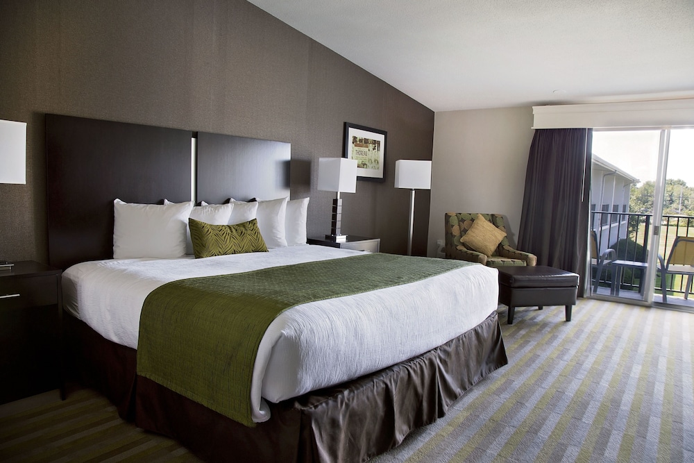 Historic Concord Suites 18/50