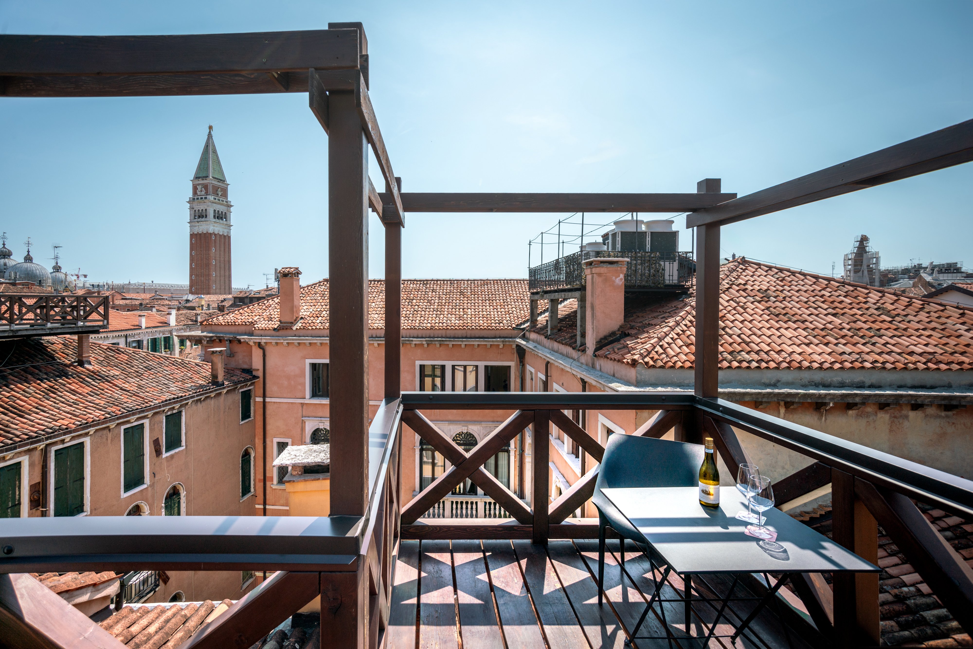 Palazzo San Luca 79/83