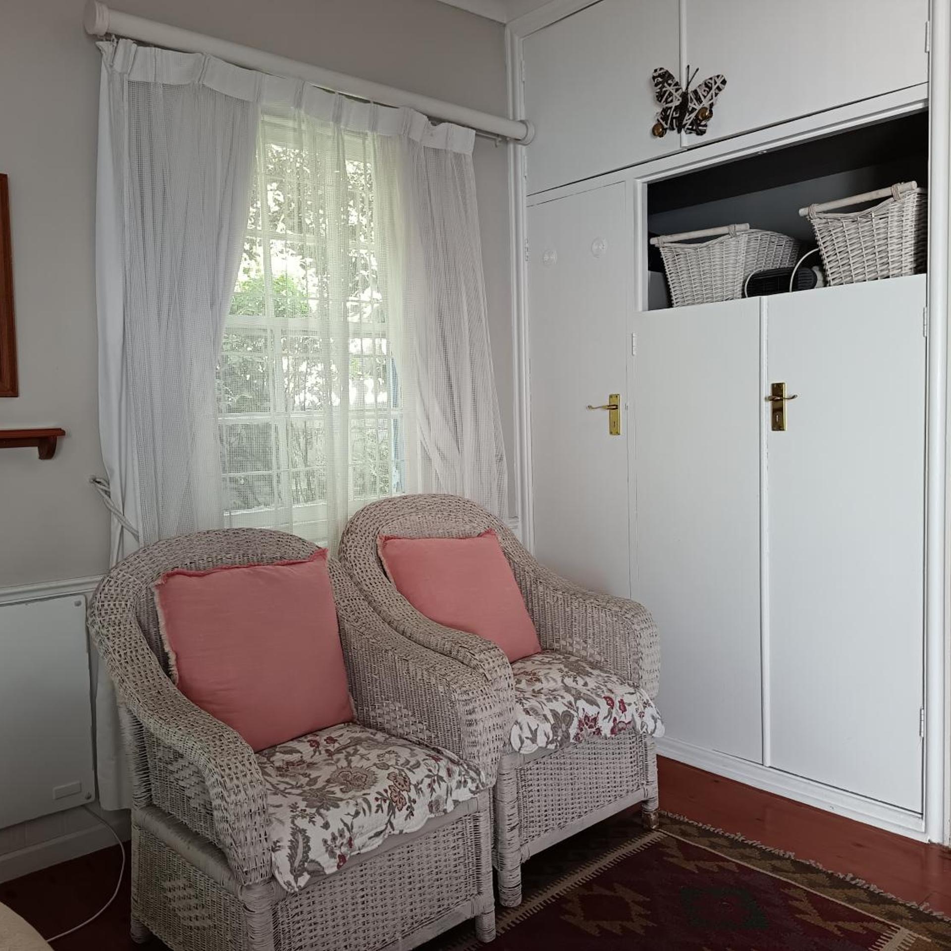Eastbury Cottage 28/50