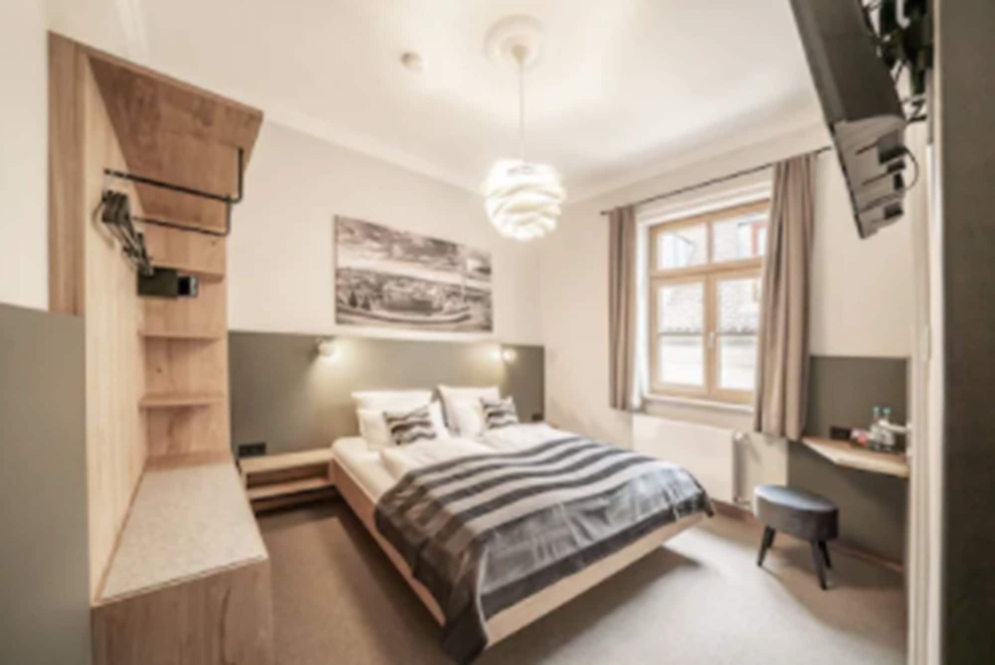 STANDARD, DOUBLE BED, PRIVATE BATHROOM