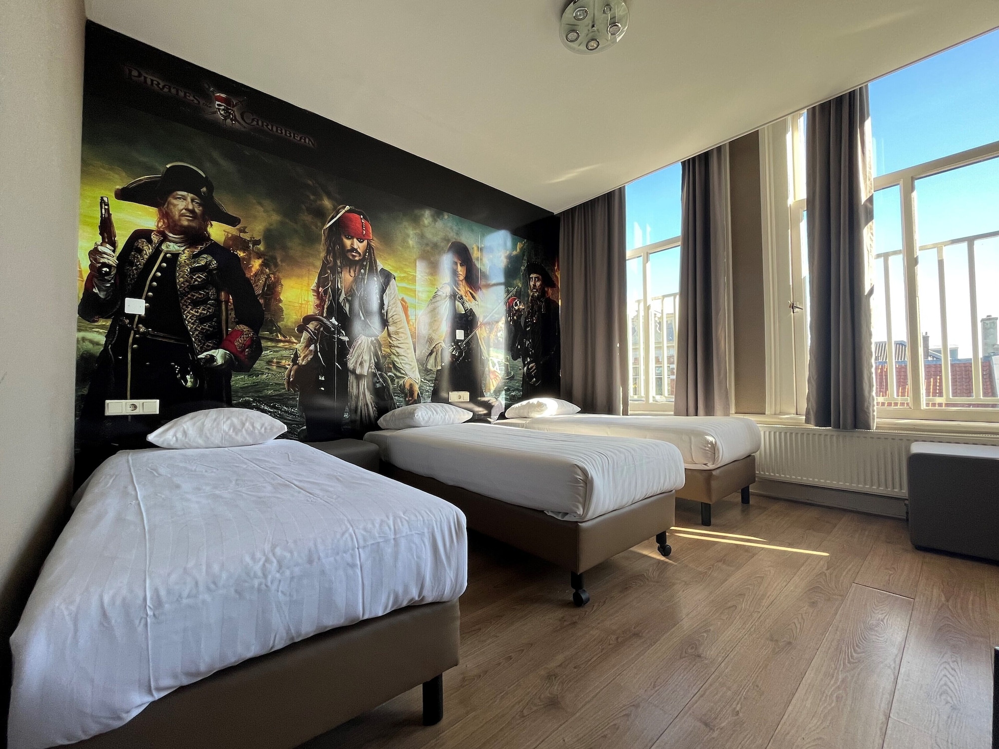 غرفة رباعية، Heart of Amsterdam 10/10