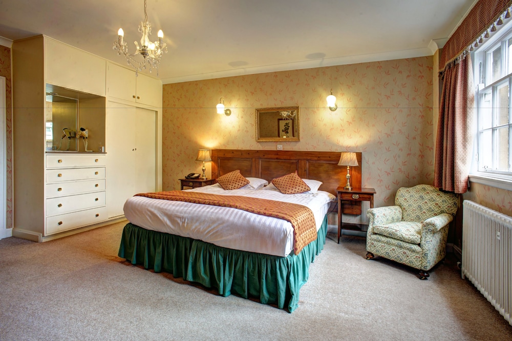 Ednam House Hotel 7/69