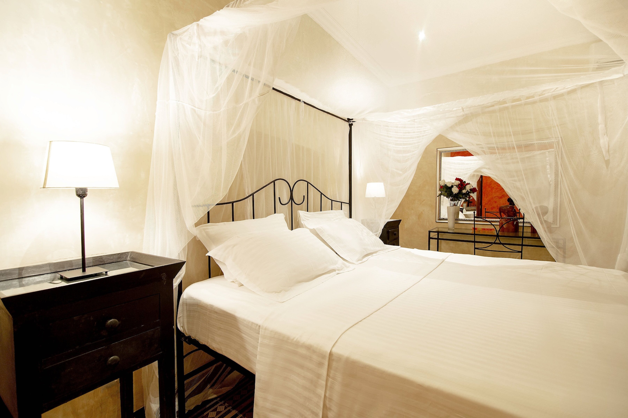 LUXURY, STUDIO, SUITE