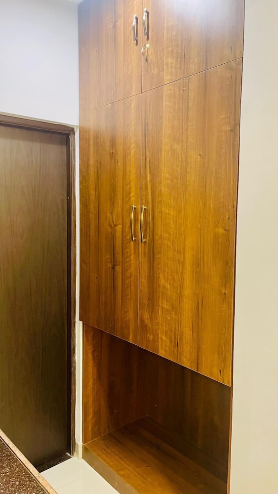 Monarch Suites 14/40
