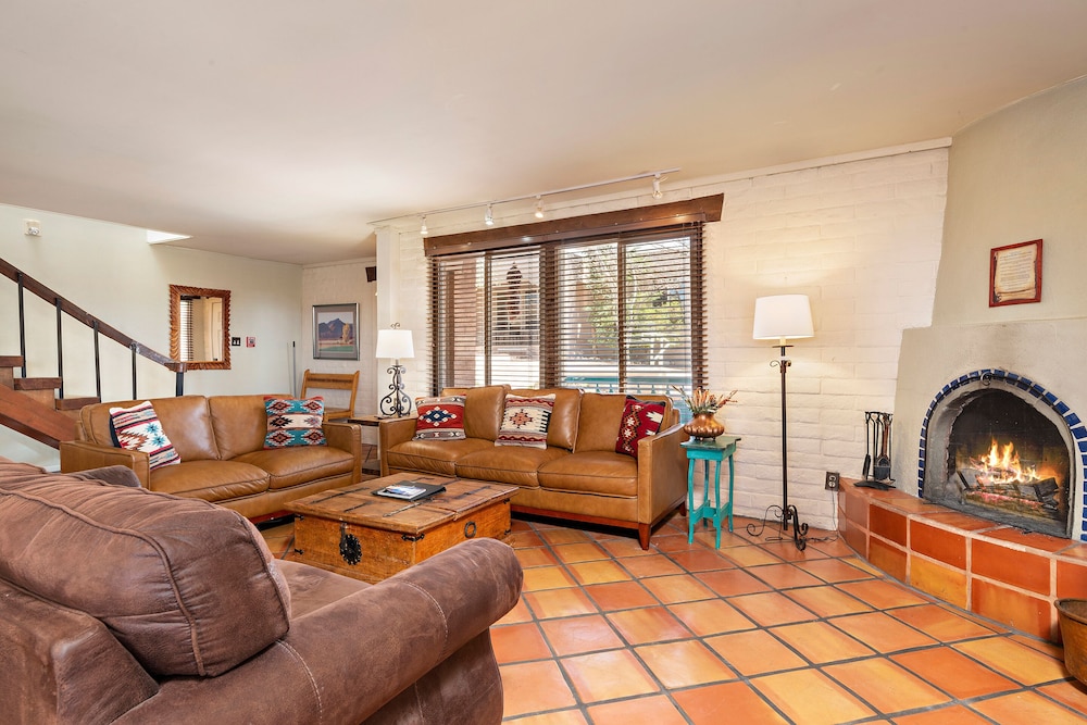 Fort Marcy Hotel Suites 31/50