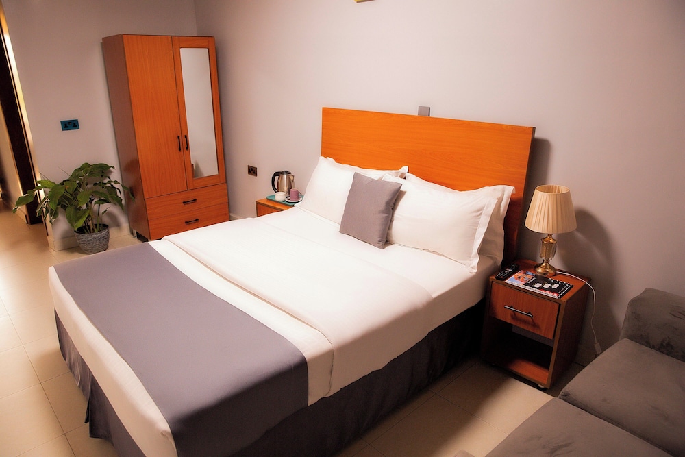 Romalo Guesthouse 9/24