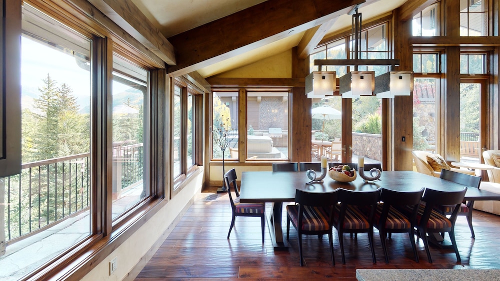 Manor Vail Lodge 35/50