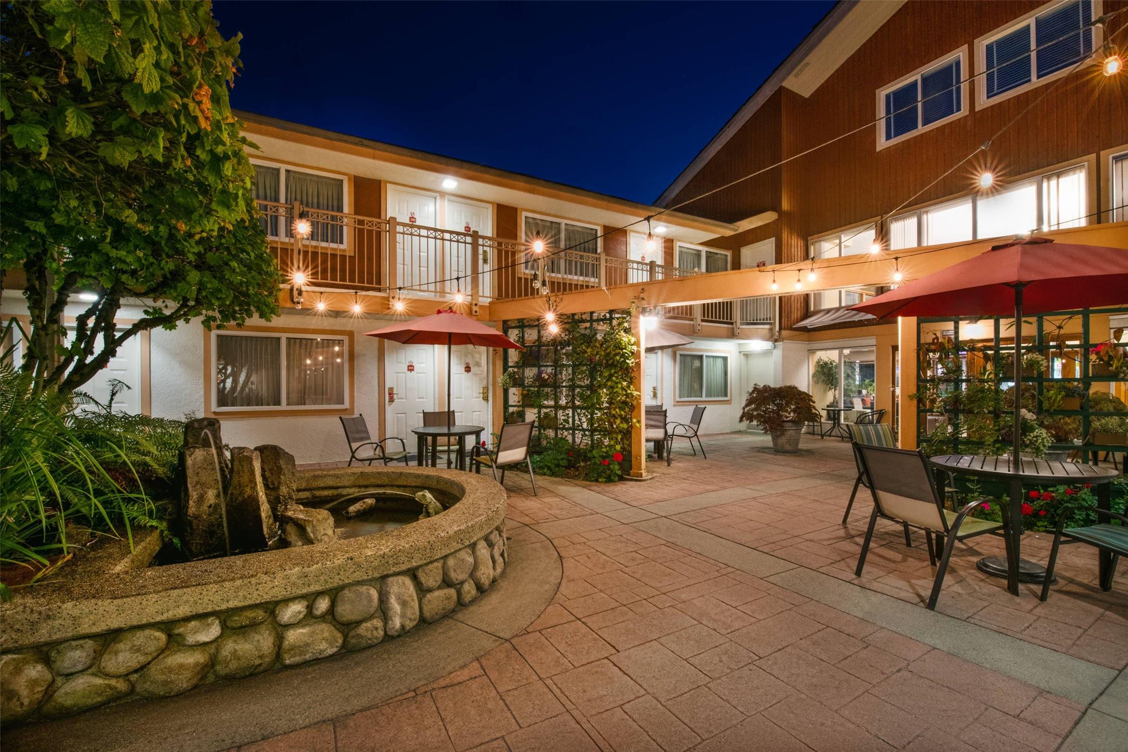Econo Lodge Inn & Suites North Vancouver 18/52