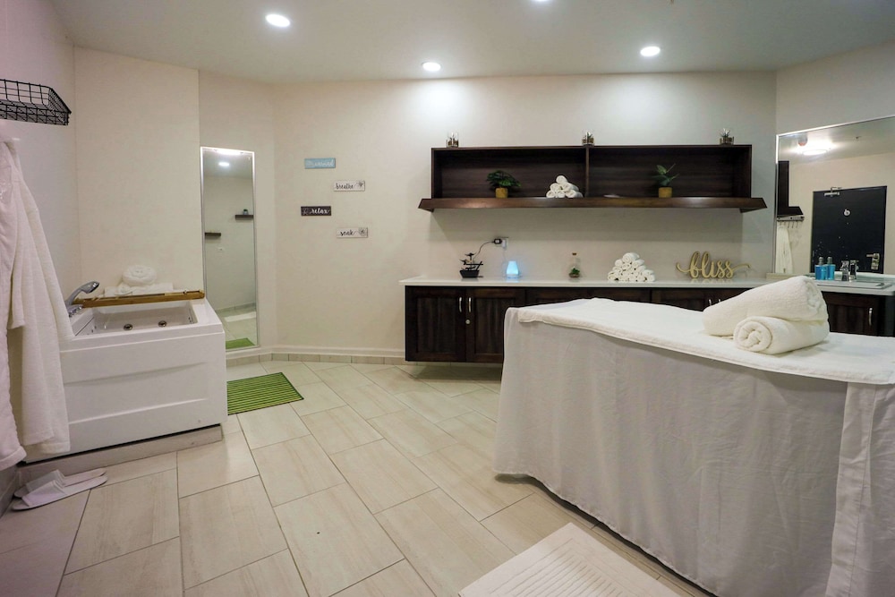 Comfort Inn & Suites Tobago 6/50