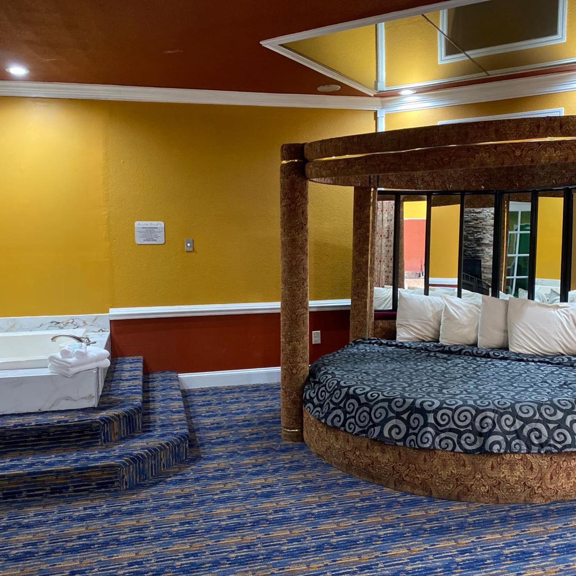 Pool, Suite, Double Bed