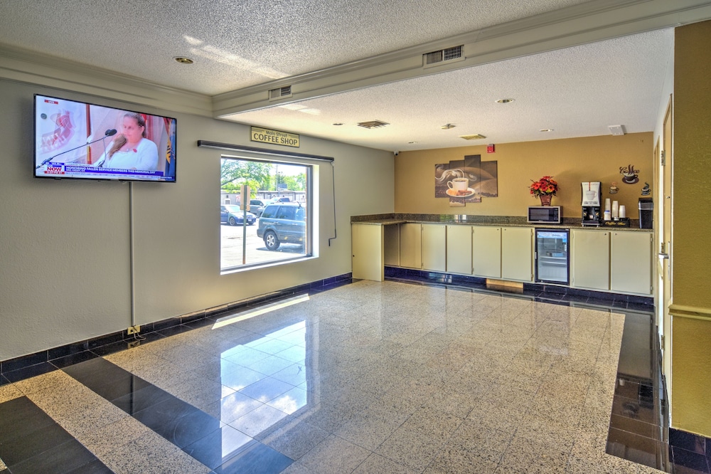 Lobby at Motel6 Libertyville, IL, LIBERTYVILLE - IL
