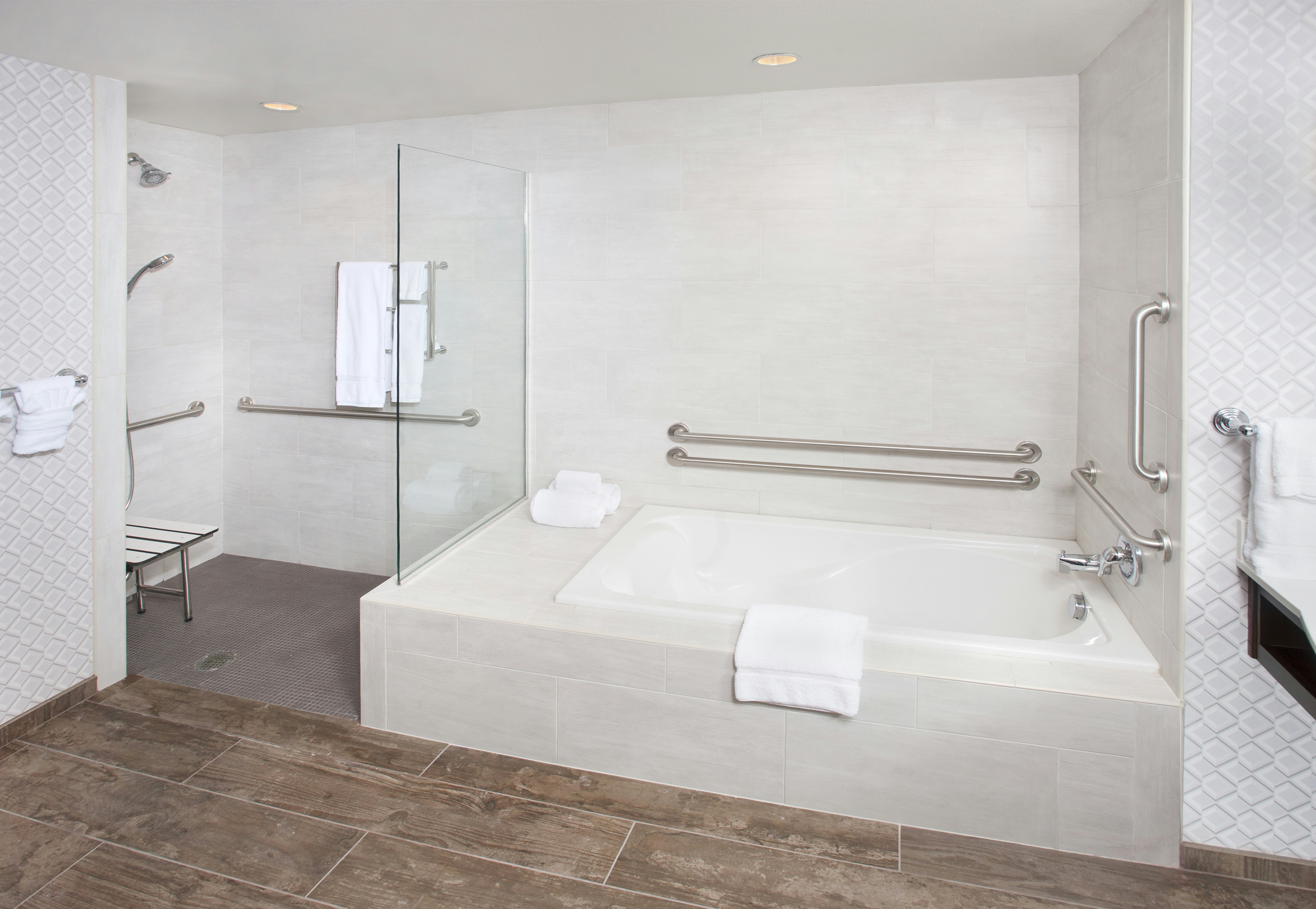 جناح بسرير كينج لذوي الإعاقة، Hilton Garden Inn Burbank Downtown 3/4