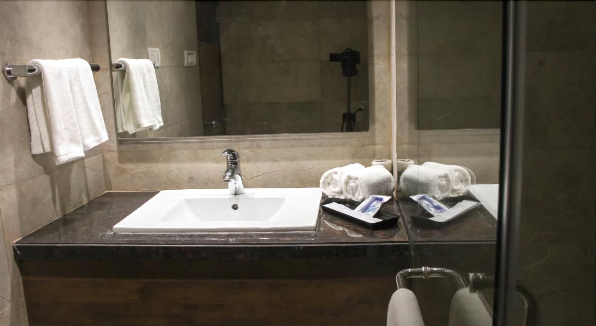 Golden Chariot The Boutique Hotel 25/26