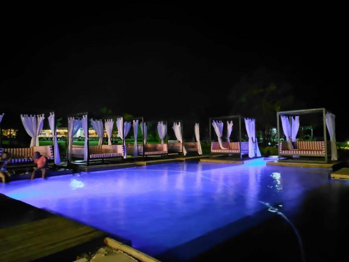 Lira Boutique Lodge 38/44
