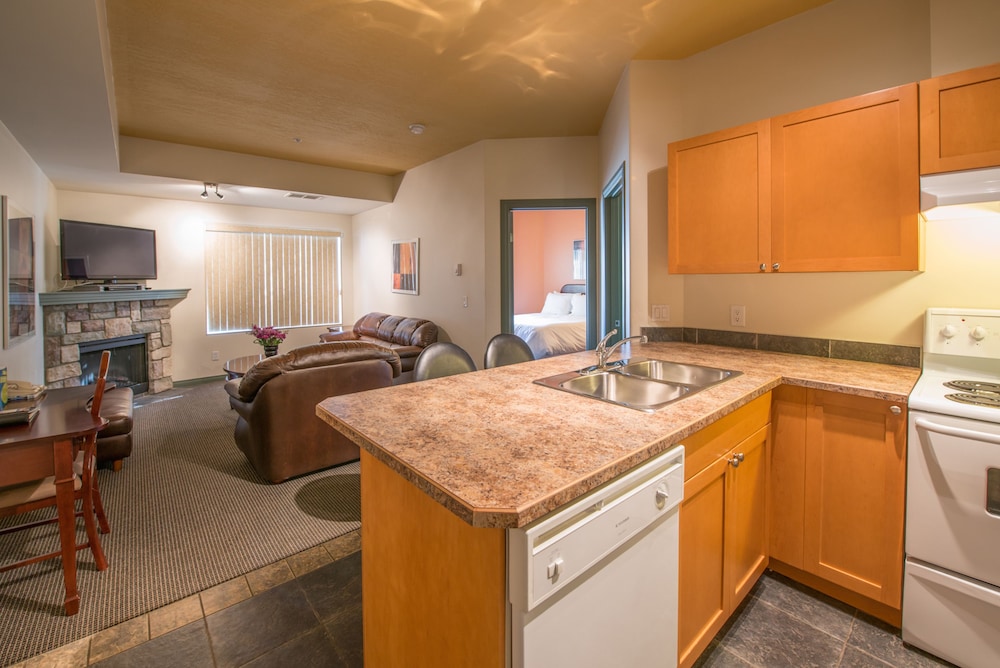 PODOLLAN REZ-IDENCE FORT MCMURRAY 29/50