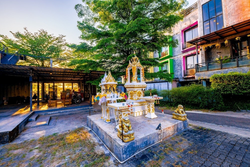 The B Ranong Trend Hotel 66/70