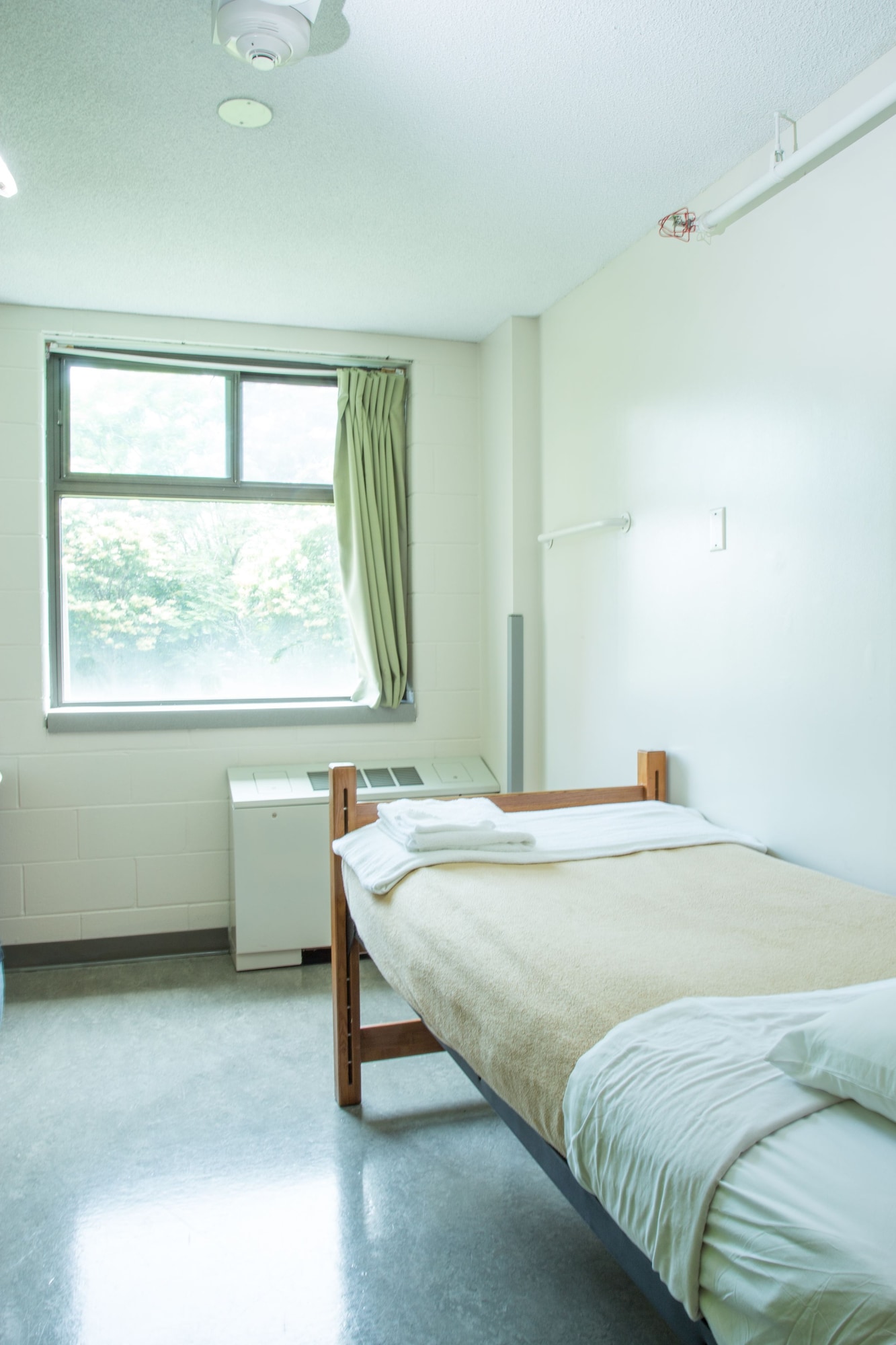 BASIC, RESIDENCE, SINGLE, SHARED BATHROOM