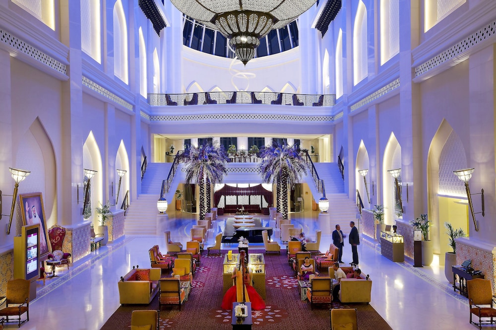 Bab Al Qasr Hotel 66/73