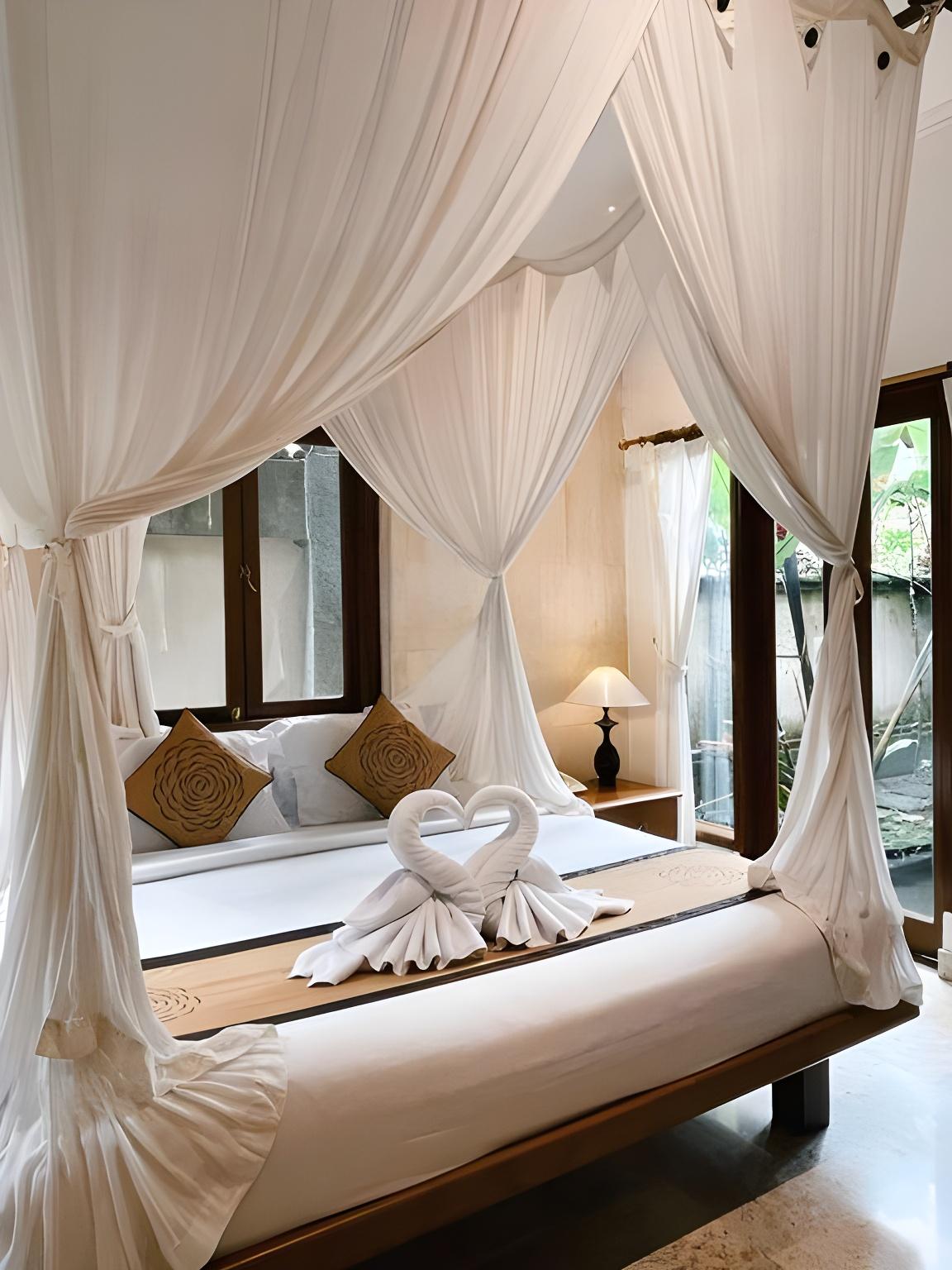 Villa, King Bed, Garden Area