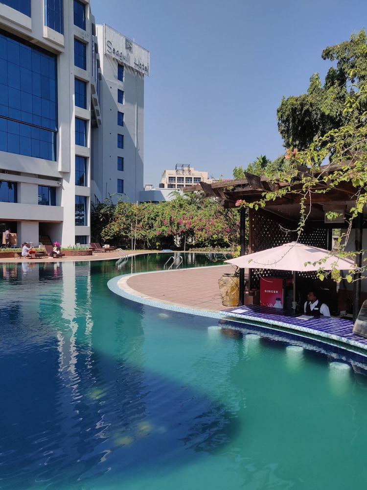 SEAGULL HOTEL 40/44