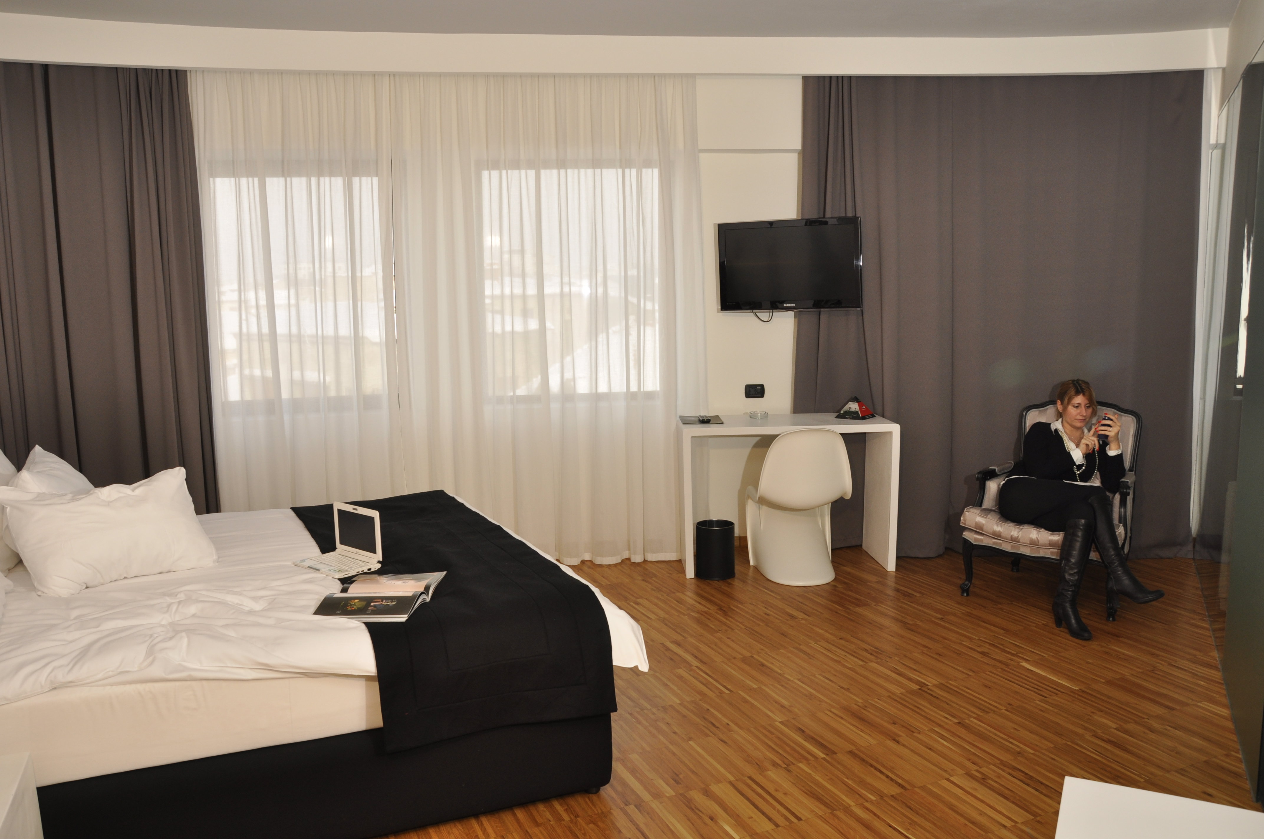 SARROGLIA HOTEL 37/40