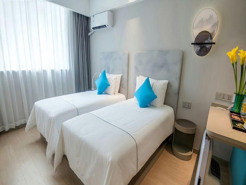 Superior, Twin Beds