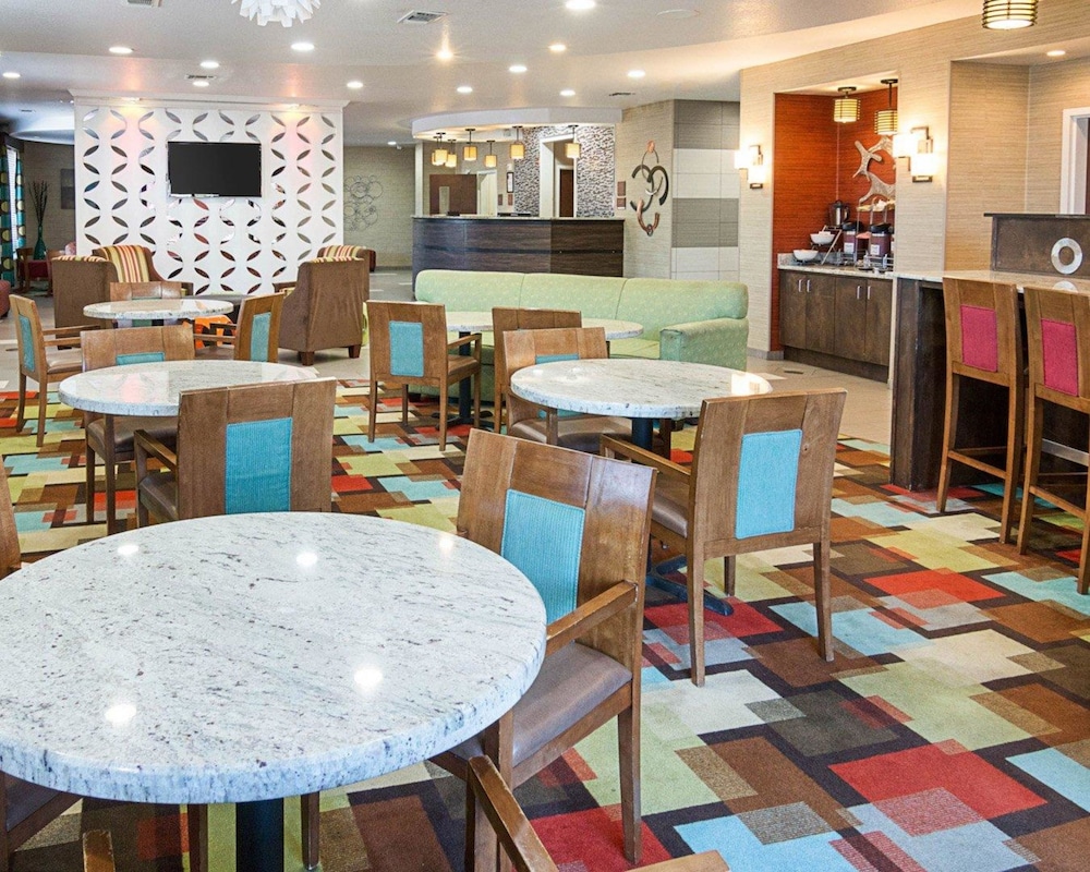 Comfort Suites Natchitoches, LA 31/48
