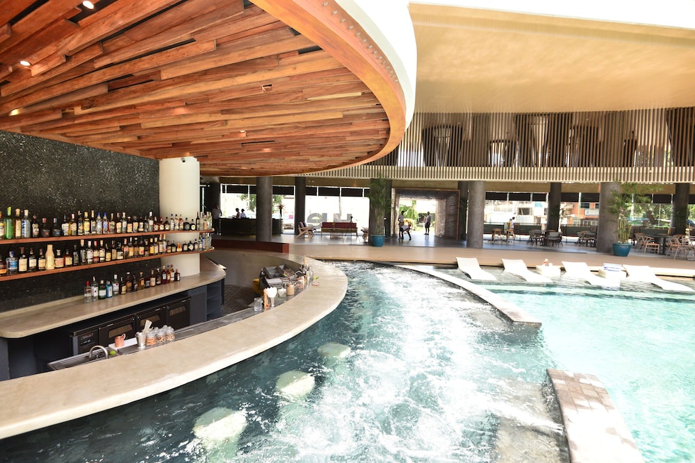 Hue Hotels Resorts Boracay 37/67
