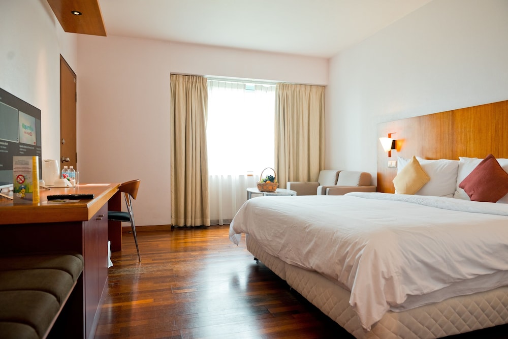 Executive, King Bed