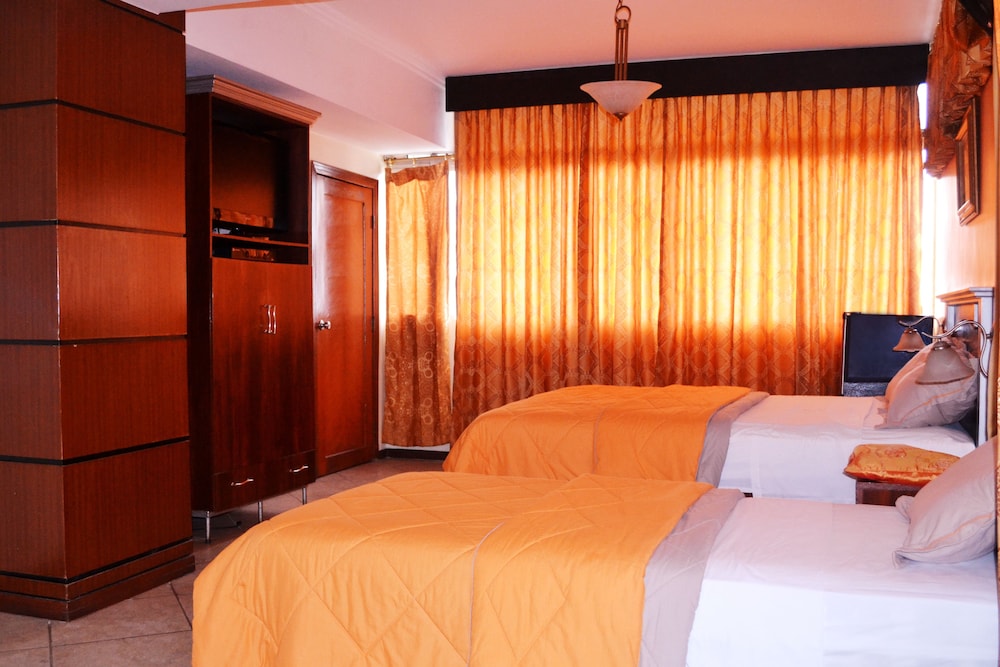 Hotel Malecon Inn 40/67