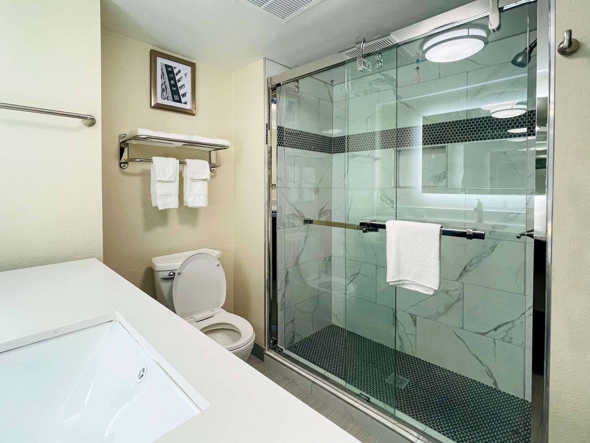 Efficiency, 2 Double Beds، Quality Inn & Suites Lake Charles South 7/7