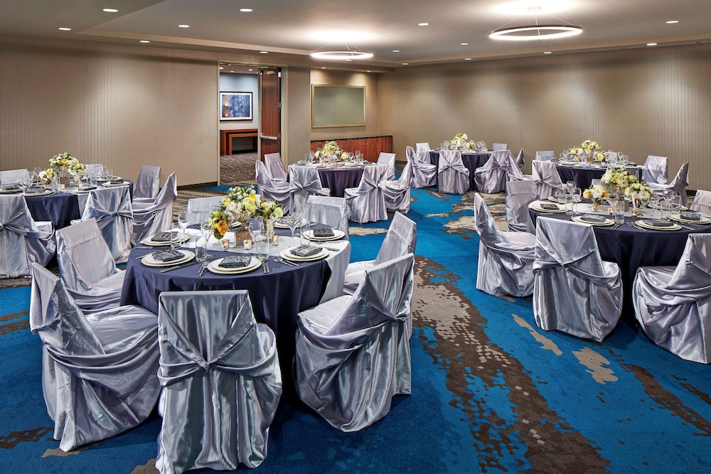 Homewood Suites by Hilton San Diego Downtown/Bayside 53/69