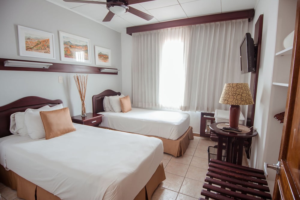 Hotel Suites And Apartments La Sabana 13/39