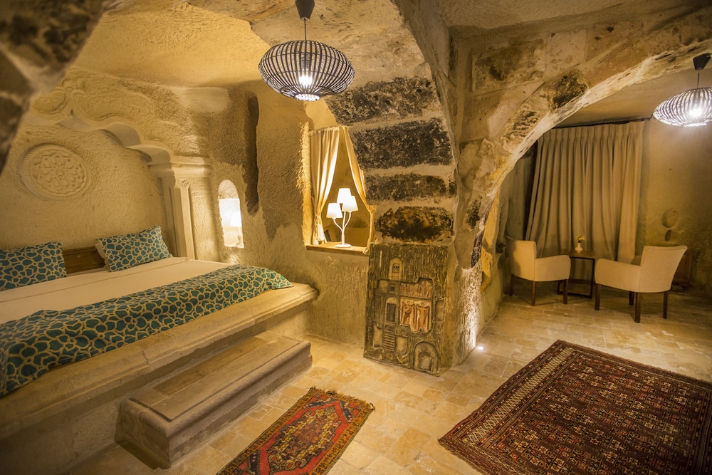Azure Cave Suites 31/50
