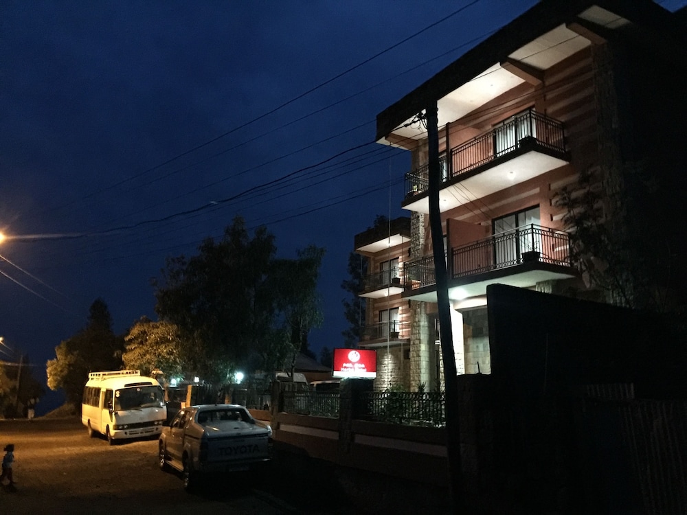 Harbe Hotel 9/50