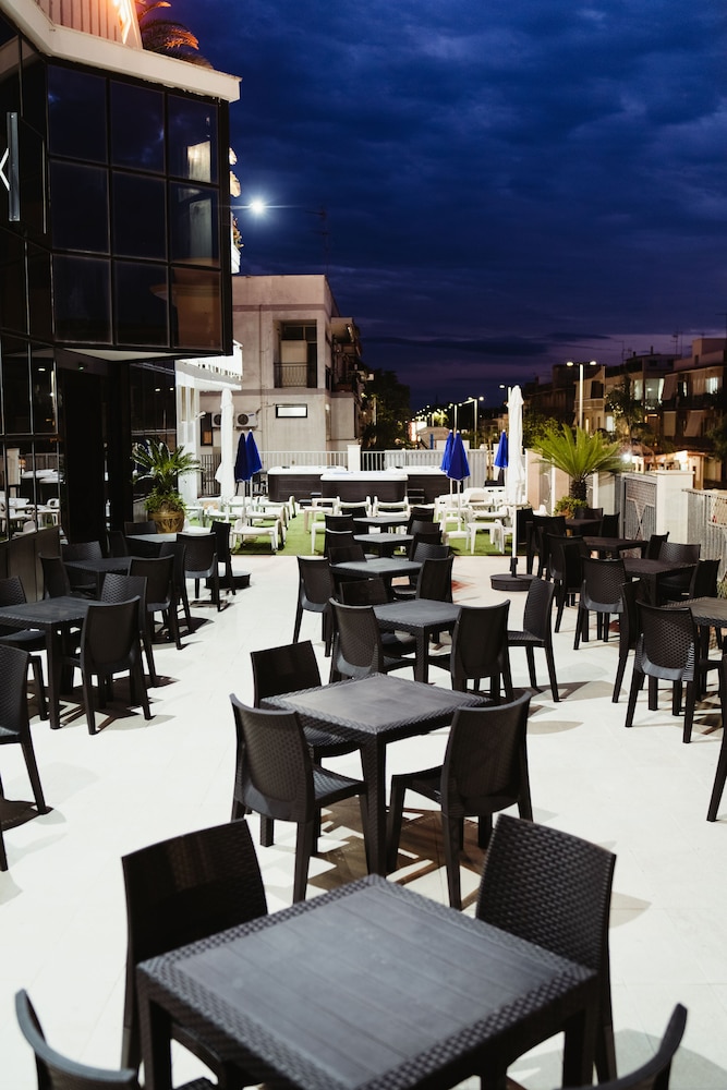 Hotel Accord Le Rose 32/50