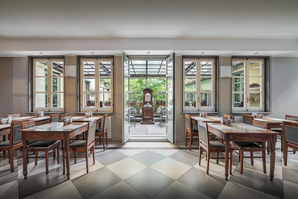 Hotel Roma E Rocca Cavour 60/82